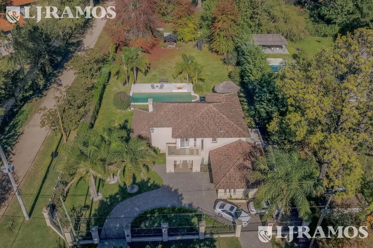 Increible Casa  Quinta en Venta en Barrio Los Naranjos 450.000 PG foto 4