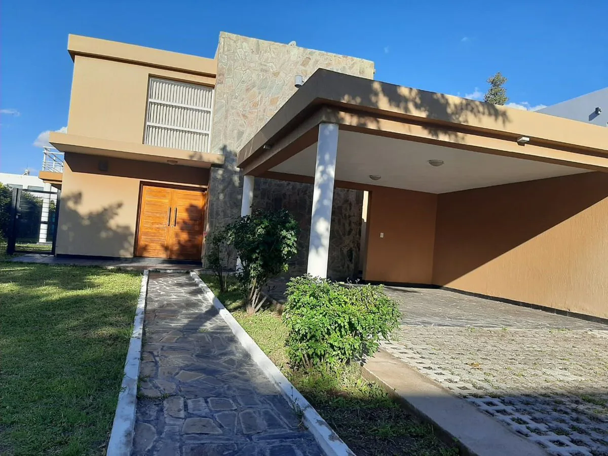 VENTA CASA BARRIO PRIVADO LA JOAQUINA foto 2