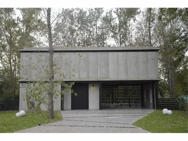 MODERNA CASA EN 2 PLANTAS EN BARRIO PRIVADO FINCAS DE HUDSON