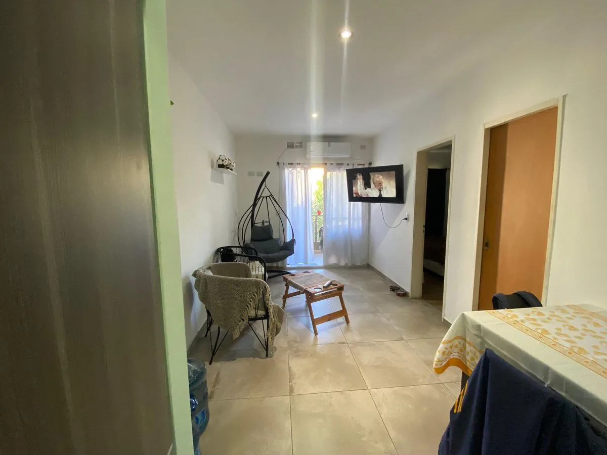 VENTA DEPARTAMENTO 2 AMBIENTES 2 PISO BALCON MERLO foto 2