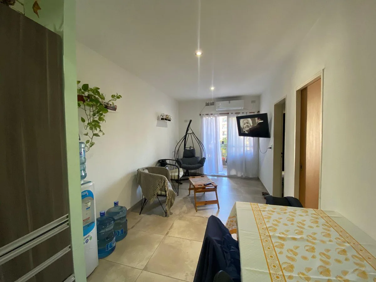 VENTA DEPARTAMENTO 2 AMBIENTES 2 PISO BALCON MERLO foto 3