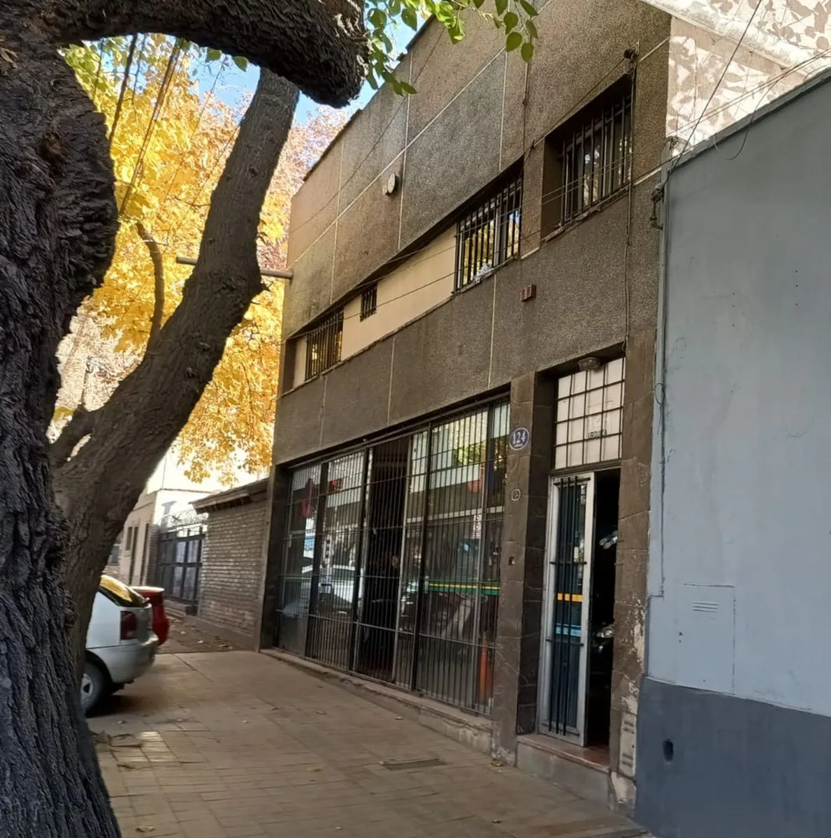 VENTA GALPON - LOCAL CALLE URQUIZA 510 m2 aprox foto 2