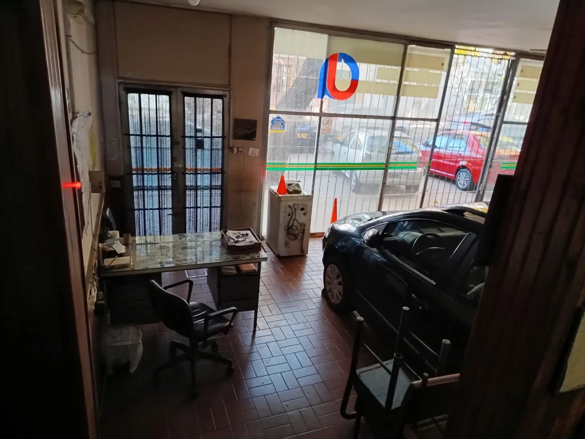 VENTA GALPON - LOCAL CALLE URQUIZA 510 m2 aprox foto 4