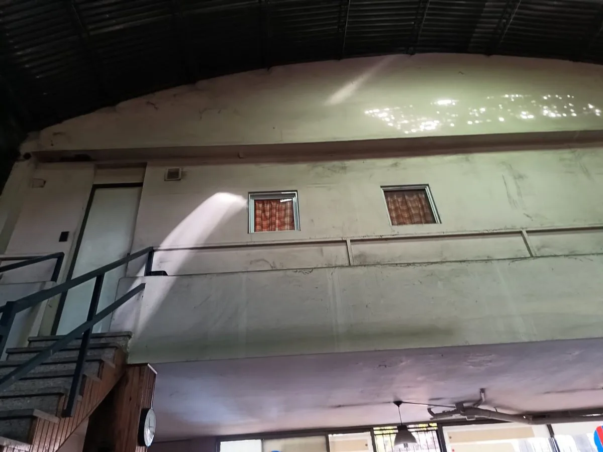 VENTA GALPON - LOCAL CALLE URQUIZA 510 m2 aprox foto 5