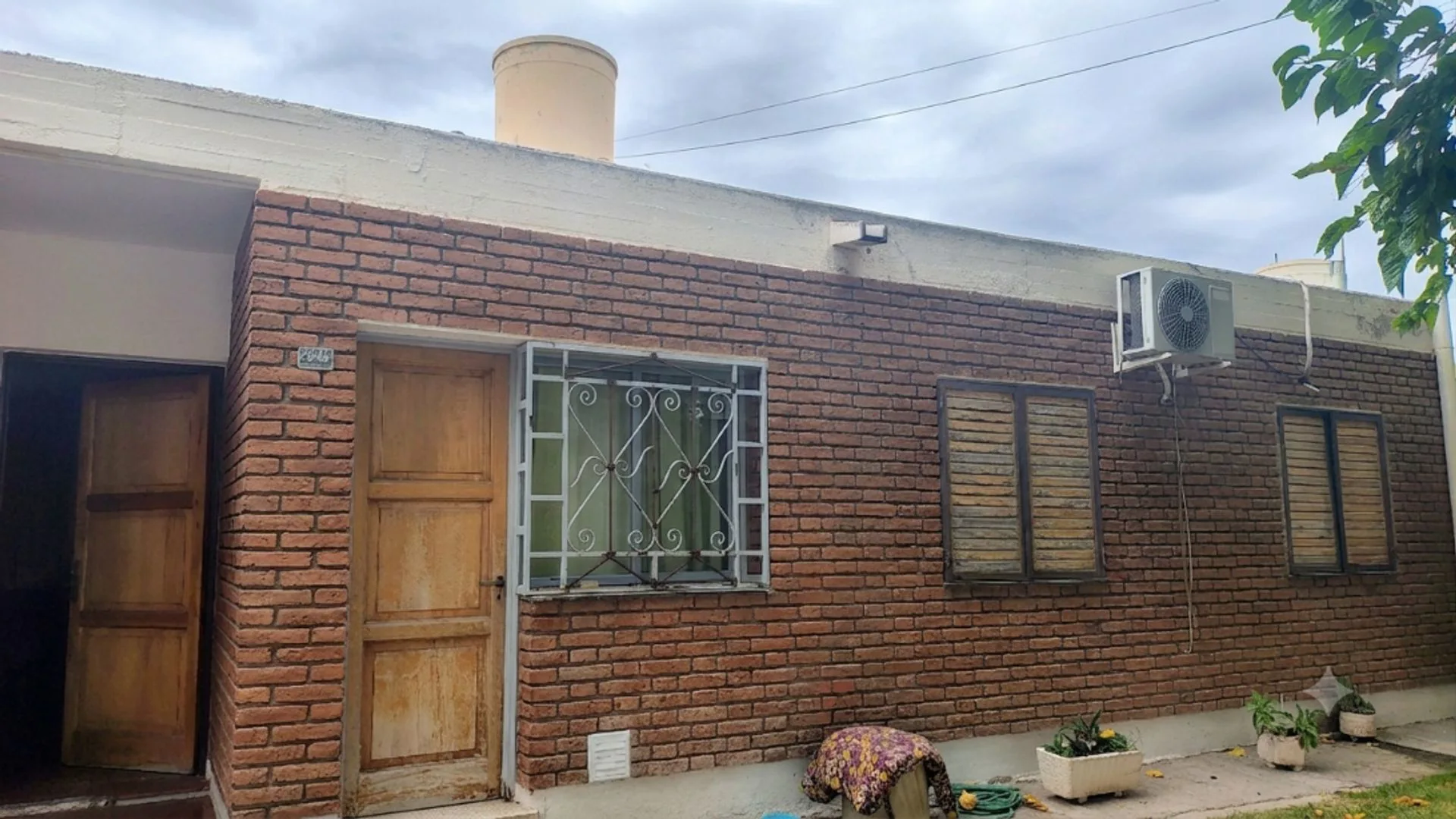 CASA BARRIO SAN JUAN. 4 HABITACIONES. RIVADAVIA foto 2