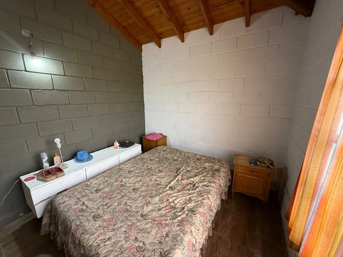 CASA EN VENTA CON PARQUE Y PILETA foto 5