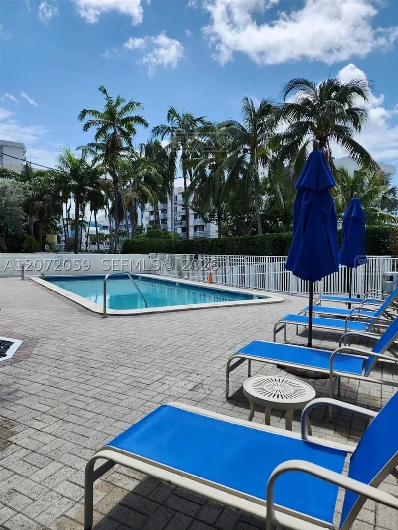 1688 West Ave #506 1600 foto 2