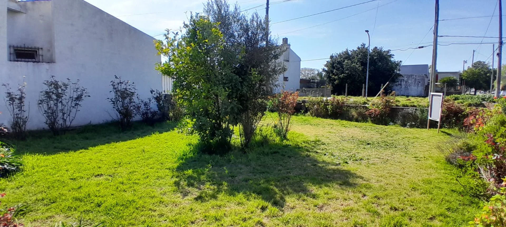VENTA CASA 3 AMB. A REFACCIONAR C/GRAN PARQUE foto 3