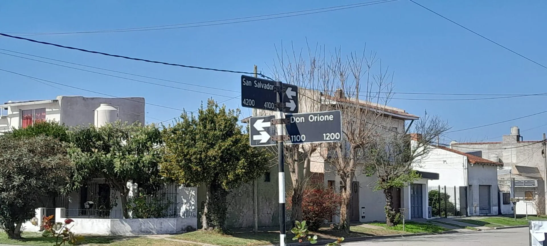 VENTA CASA 3 AMB. A REFACCIONAR C/GRAN PARQUE foto 5