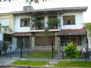CASA CIUDAD JARDIN lote 10x20- Toma depto foto 2