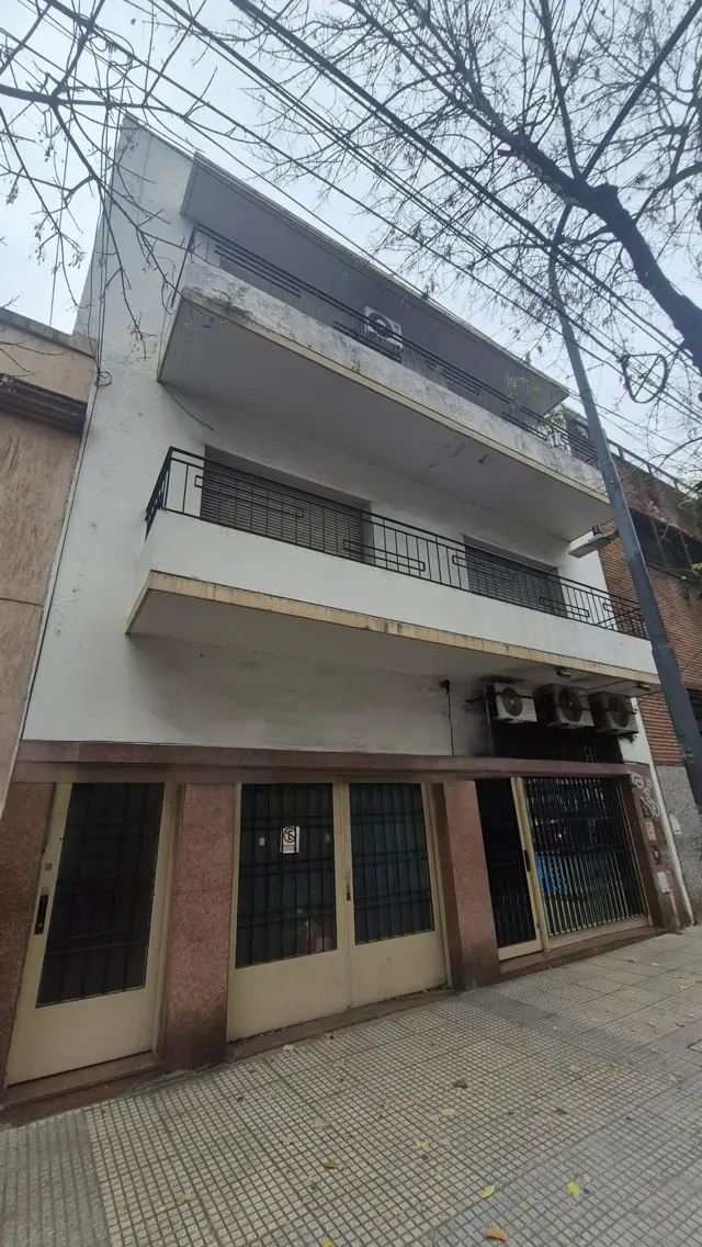 venta ph 4 ambientes boedo con quincho al frente