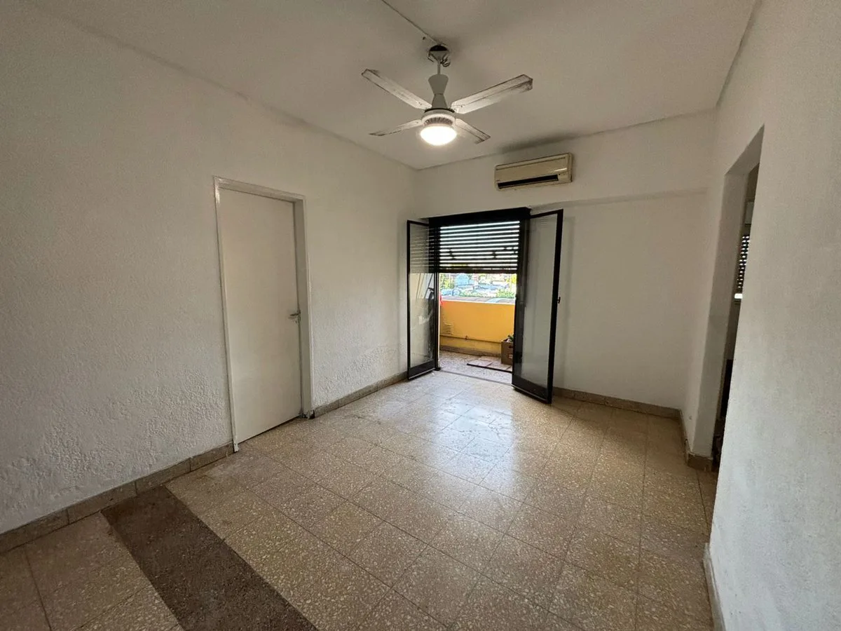 VENTA DE DEPTO EN JOSE C PAZ SOBRE AVENIDA PERON foto 2