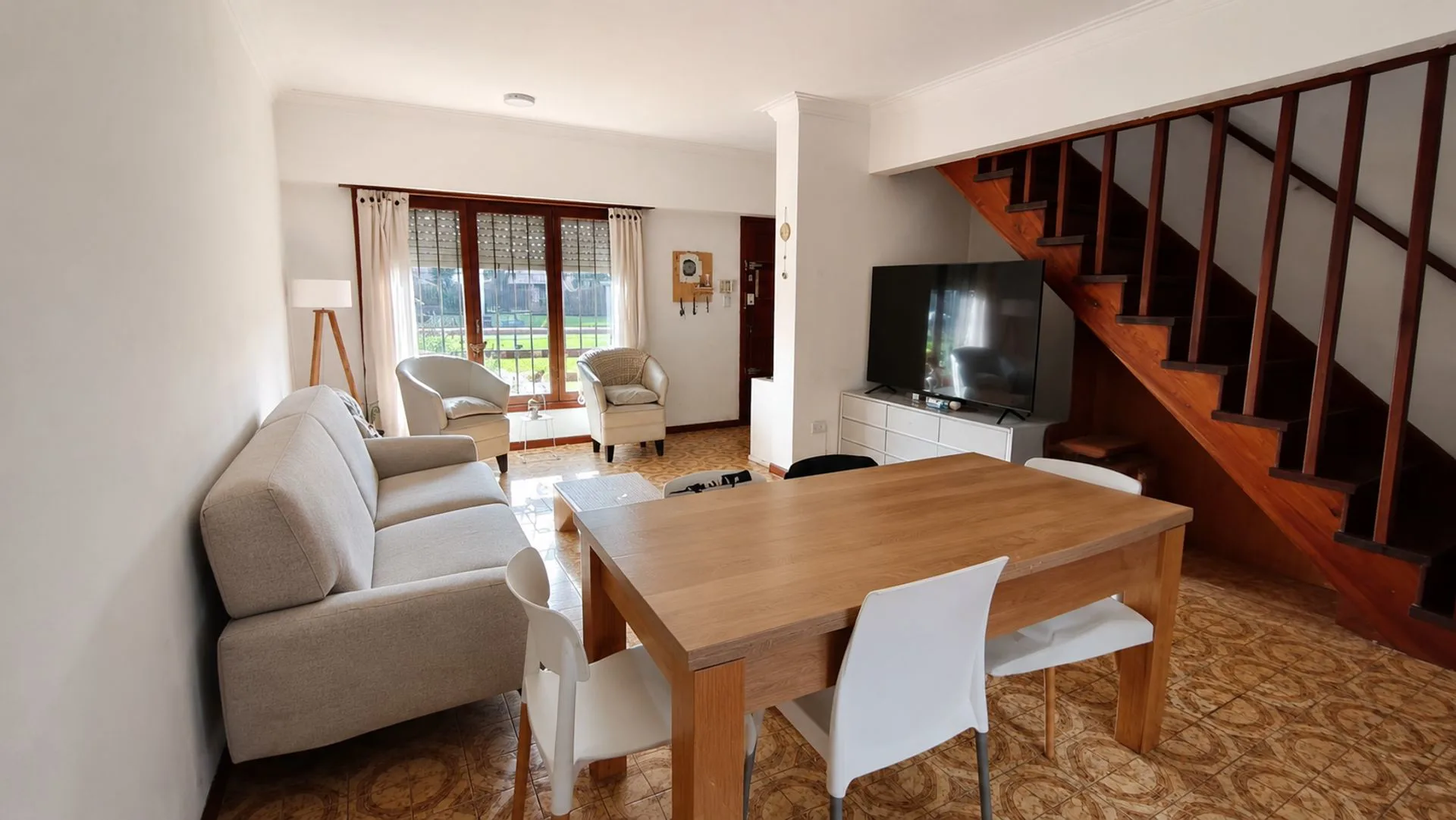 VENTA CASA 5 AMB,PATIO Y GARAGE, B° CONSTITUCIÓN foto 4