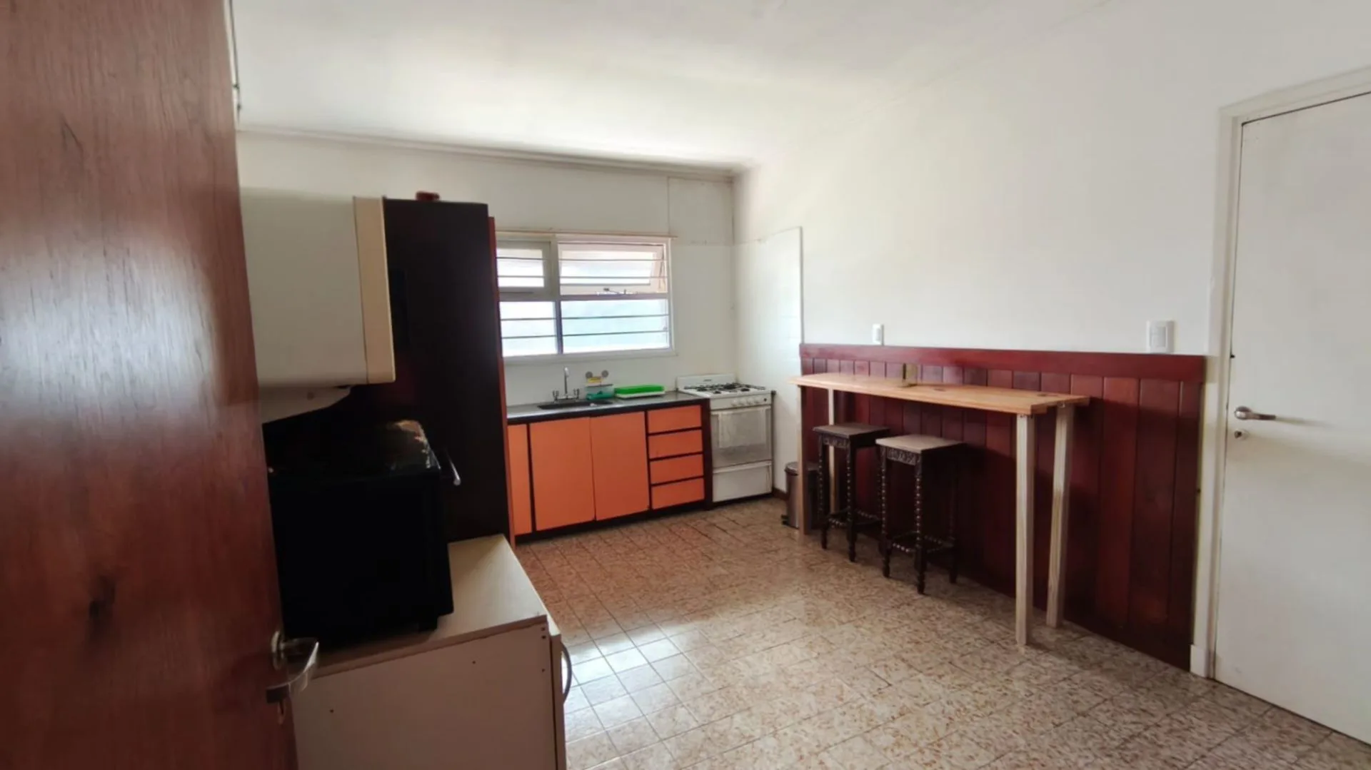 VENTA CASA 5 AMB,PATIO Y GARAGE, B° CONSTITUCIÓN foto 5