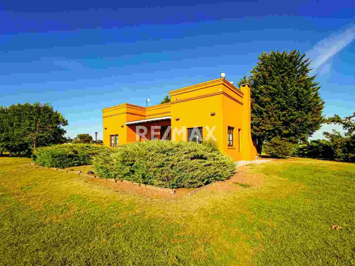 Lote  en venta con vista abierta a la laguna foto 3