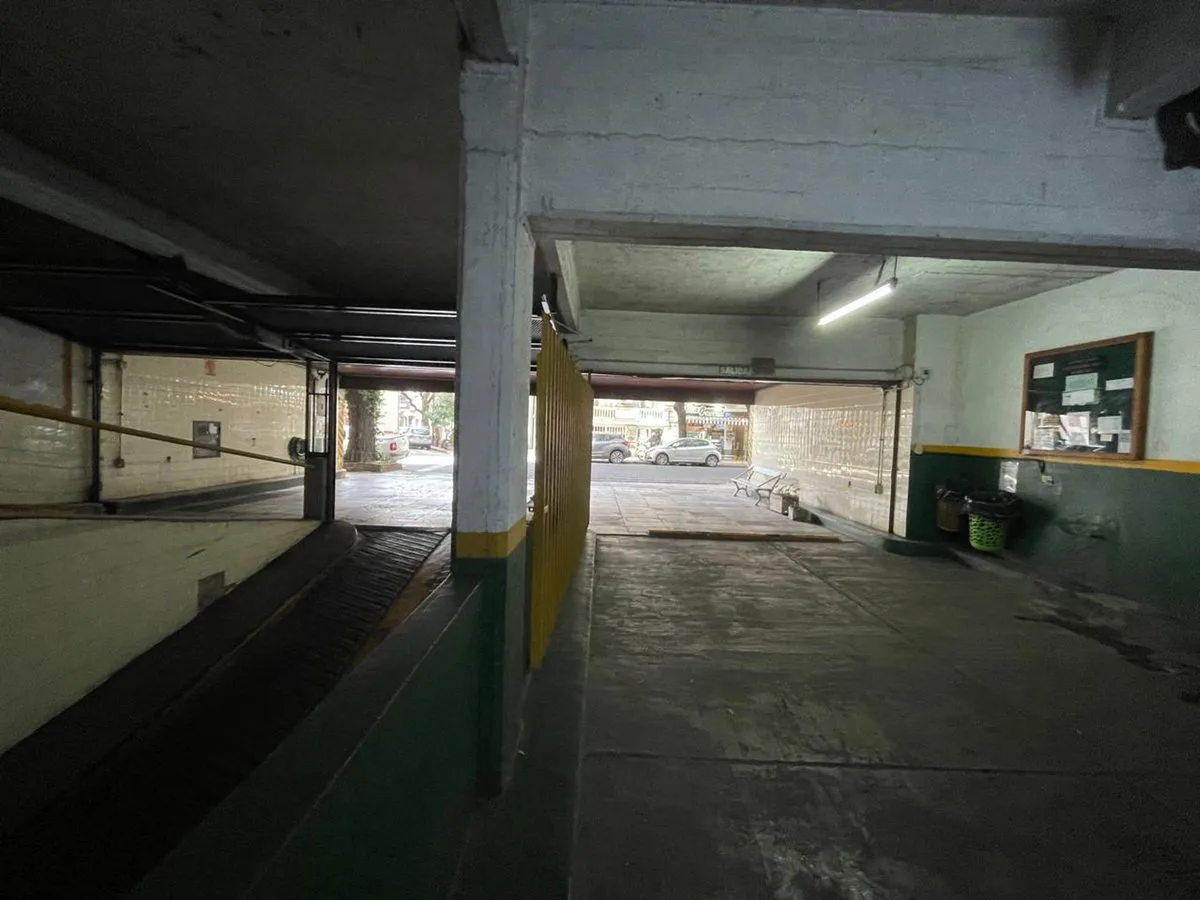 VENTA COCHERA BELGRANO ESQ CABILDO PLANTA BAJA foto 4