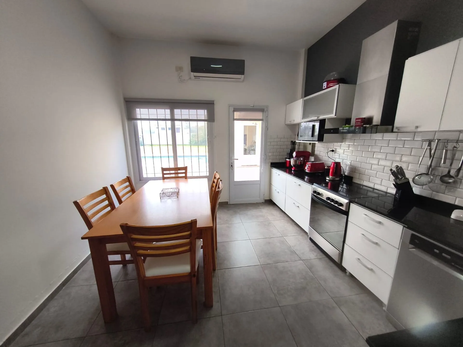 VENTA QUINTA 6 AMBIENTES PTE DERQUI PILAR 995 MTS foto 4