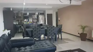EXCELENTE PISO 6 AMBIENTES CON TERRAZA Y COCHERA, CHILAVERT foto 3