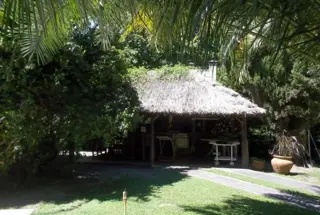 Muy lindo Chalet con gran parque de 20x42! foto 5