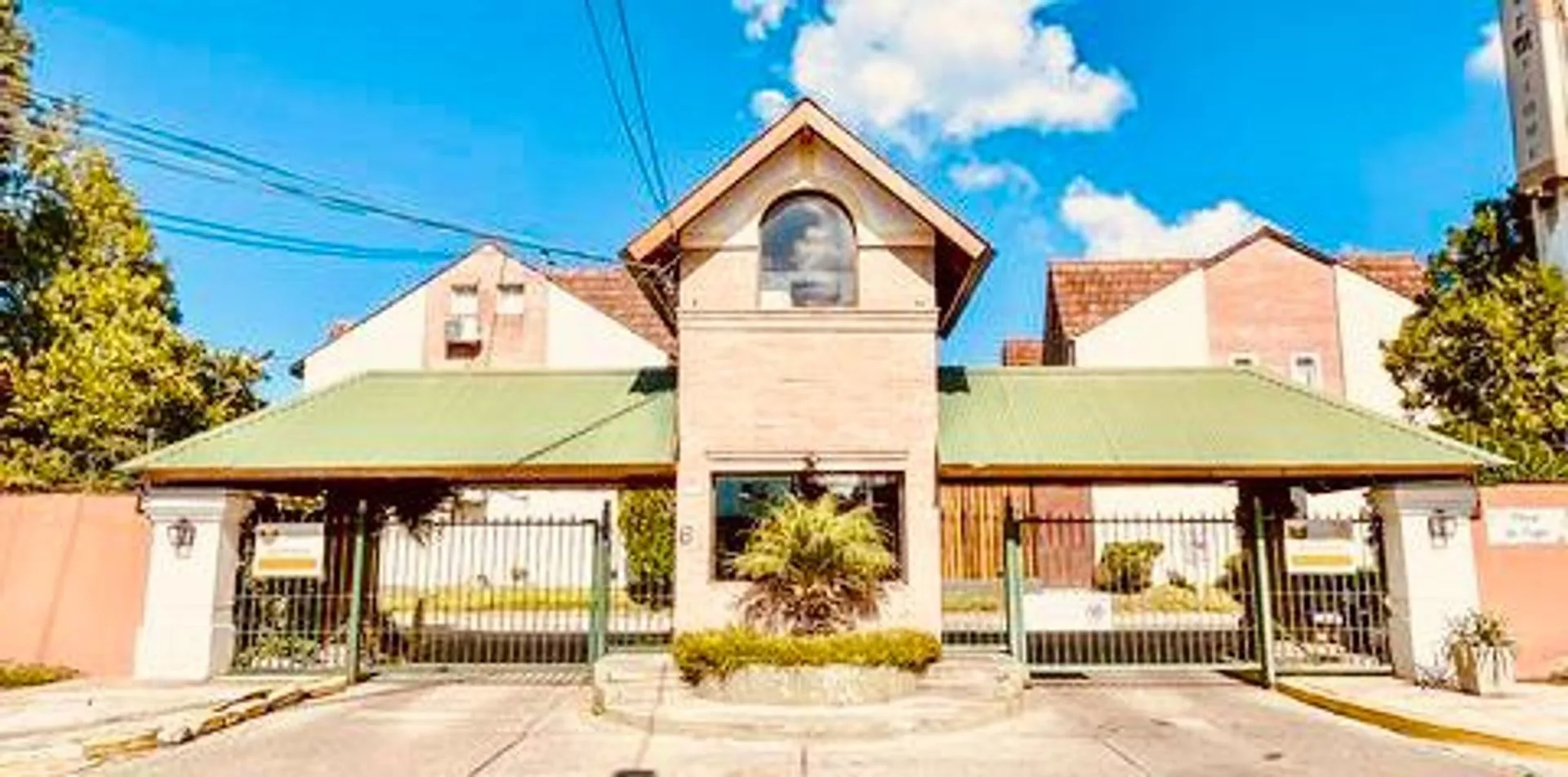 VENTA CASA EN BARRIO PINAR DE TIGRE CON 2 COCHERAS foto 4