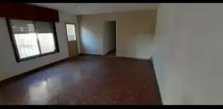 Excelente propiedad, en el centro de Villa Regina, en venta. Toma propiedad en parte de pago, en CABA, en barrios denominados turisticos. foto 3