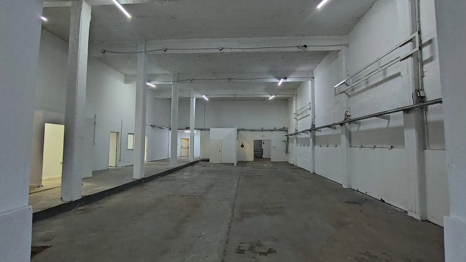 Galpón en venta en Castelar, 1100 m² foto 4