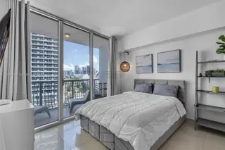 1750 N Bayshore 1700 foto 1