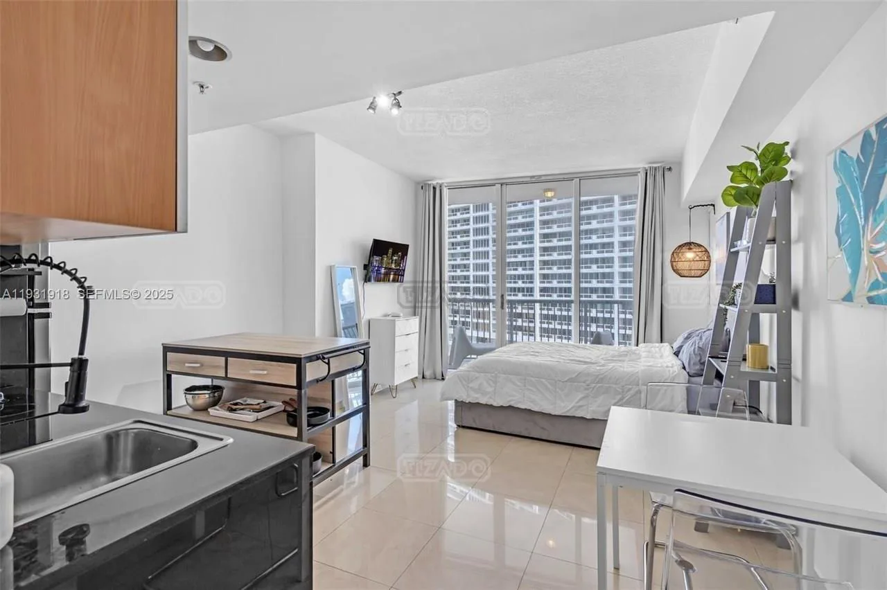 1750 N Bayshore 1700 foto 2