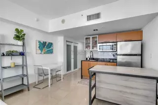 1750 N Bayshore 1700 foto 3