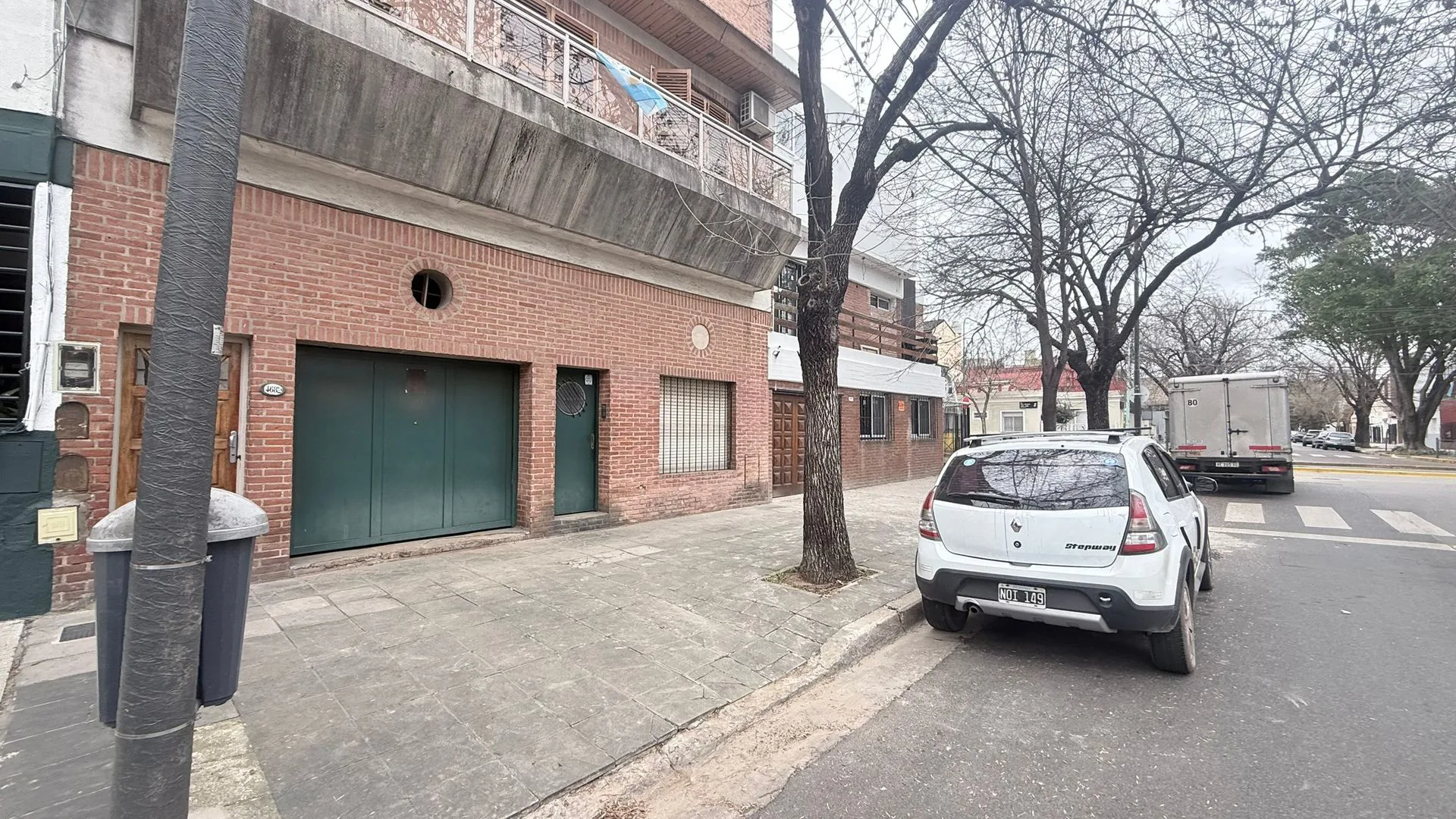 Alquila Galpon deposito 120 m2 foto 2