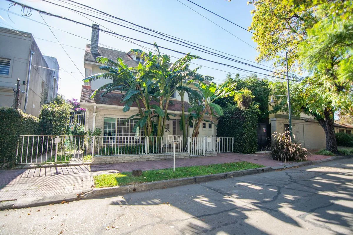 VENDE CASA -LIBERTA al RIO- INMEJORABLE UBICACION! foto 2