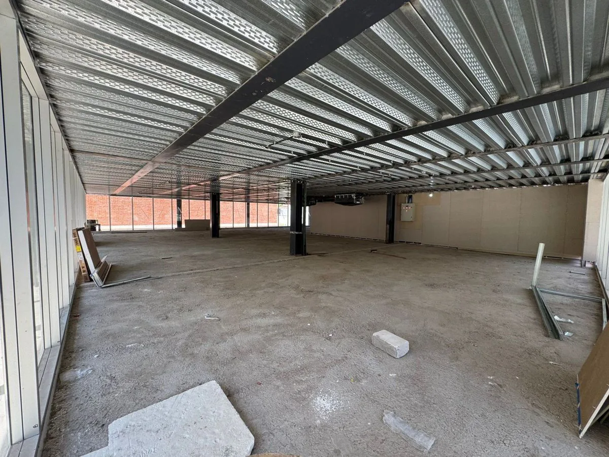 ALQUILER LOCAL COMERCIAL/OFICINAS  MARTINEZ foto 5