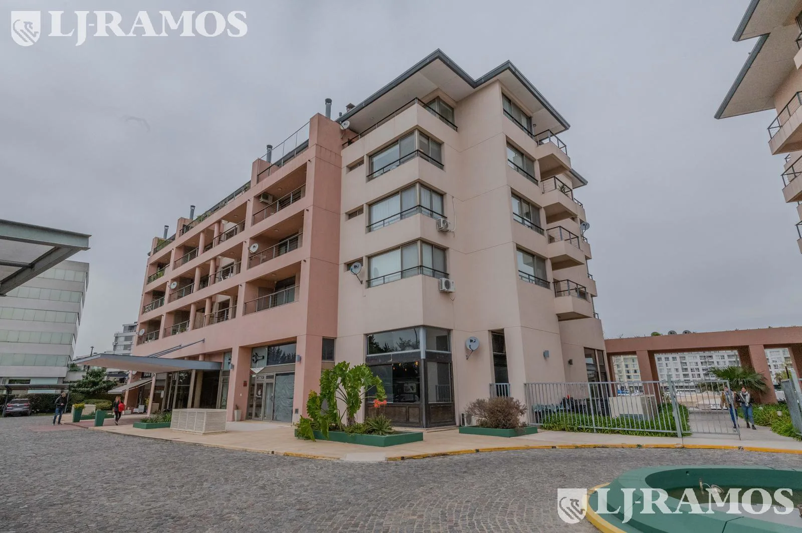 Oportunidad !! Departamento de 2 ambientes apto profesional o vivienda foto 2