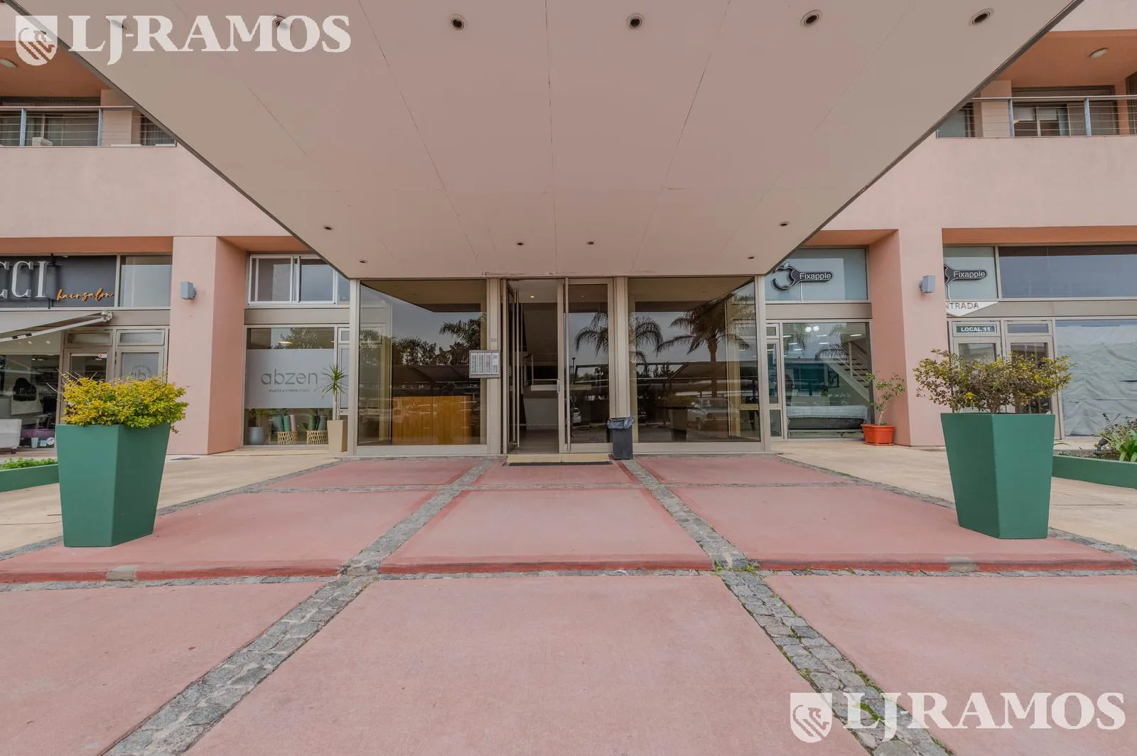 Oportunidad !! Departamento de 2 ambientes apto profesional o vivienda foto 3