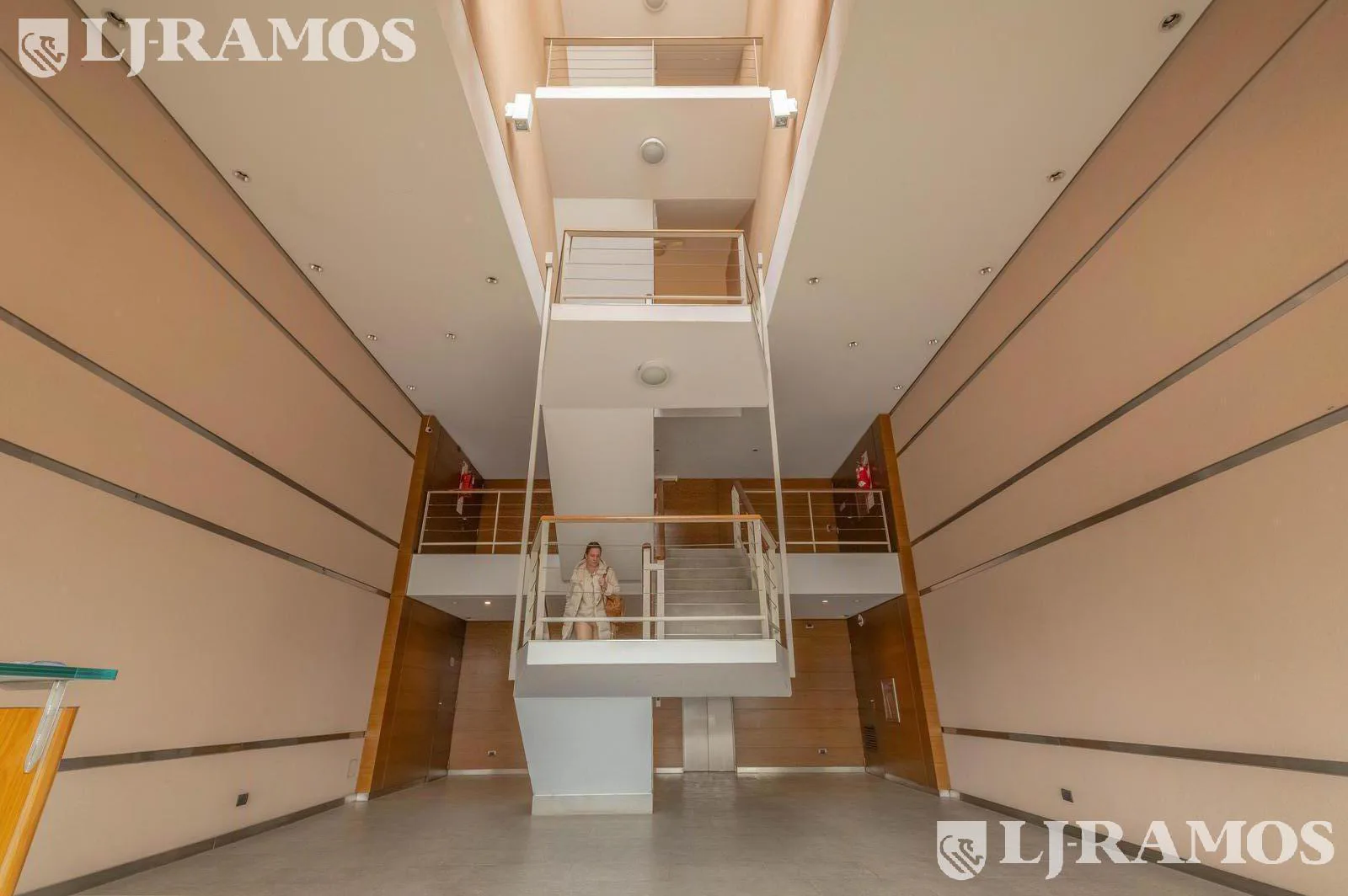 Oportunidad !! Departamento de 2 ambientes apto profesional o vivienda foto 4