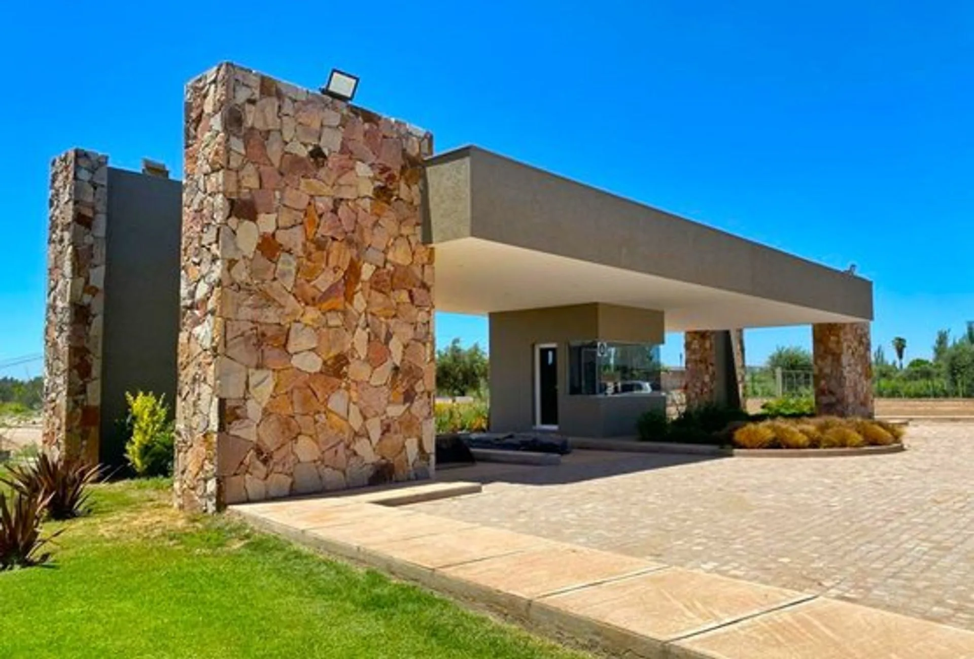 Venta de casa en obra en Lunlunta foto 3