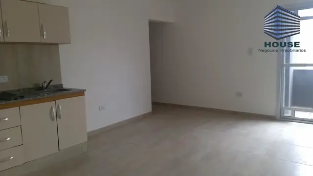 Bº ALBERDI - DOS DORMITORIOS - EDIFICIO CON PISCINA Y ASADORES