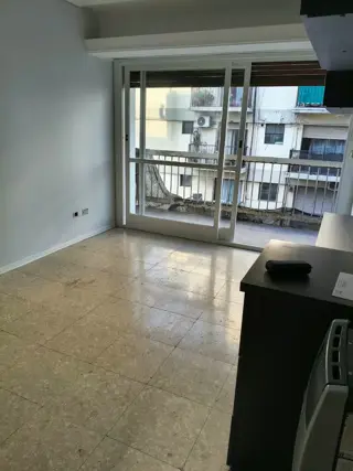 SE ALQUILA DPTO 3 AMB. AL FRENTE CON BALCON EN FLORESTA foto 2