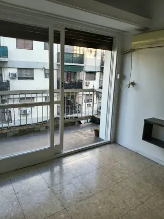 SE ALQUILA DPTO 3 AMB. AL FRENTE CON BALCON EN FLORESTA foto 3
