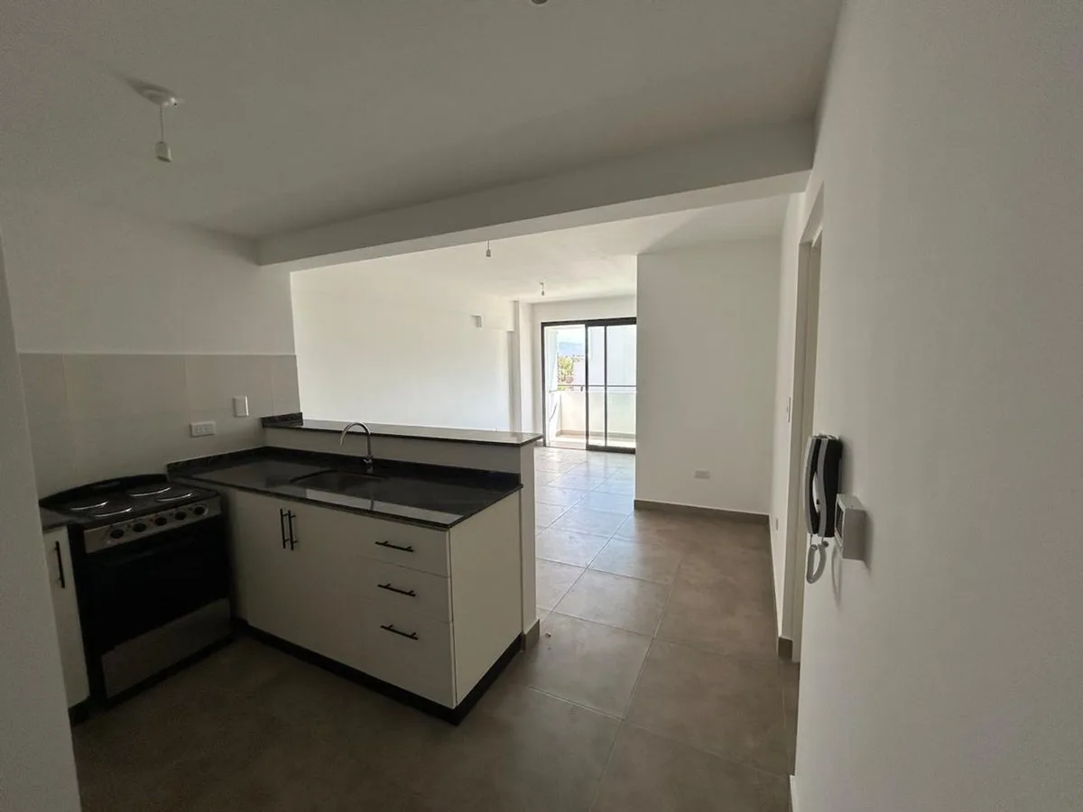Venta moderno departamento 1 habitación y balcon foto 3