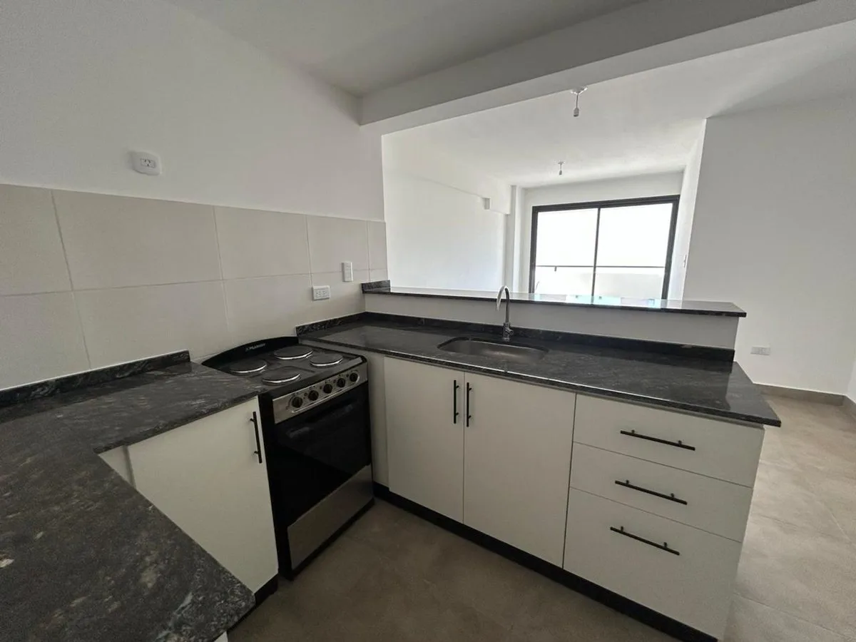 Venta moderno departamento 1 habitación y balcon foto 4