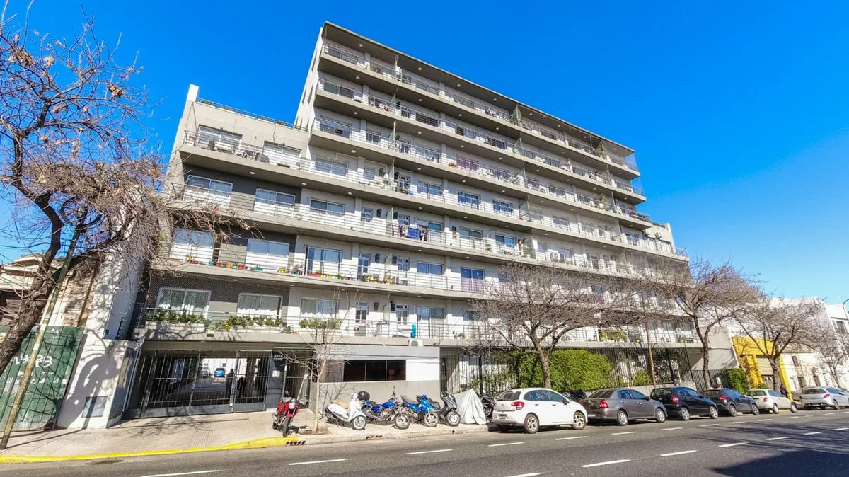 VENTA DEPARTAMENTO 3 AMBIENTES CON COCHERA BOEDO foto 3