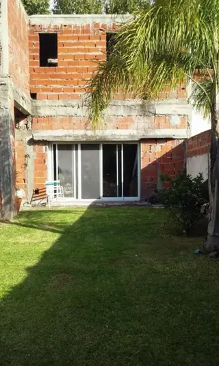 SE VENDE PROPIEDAD EN DOS PLANTAS A TERMINAR + LOCAL COMERCIAL foto 4