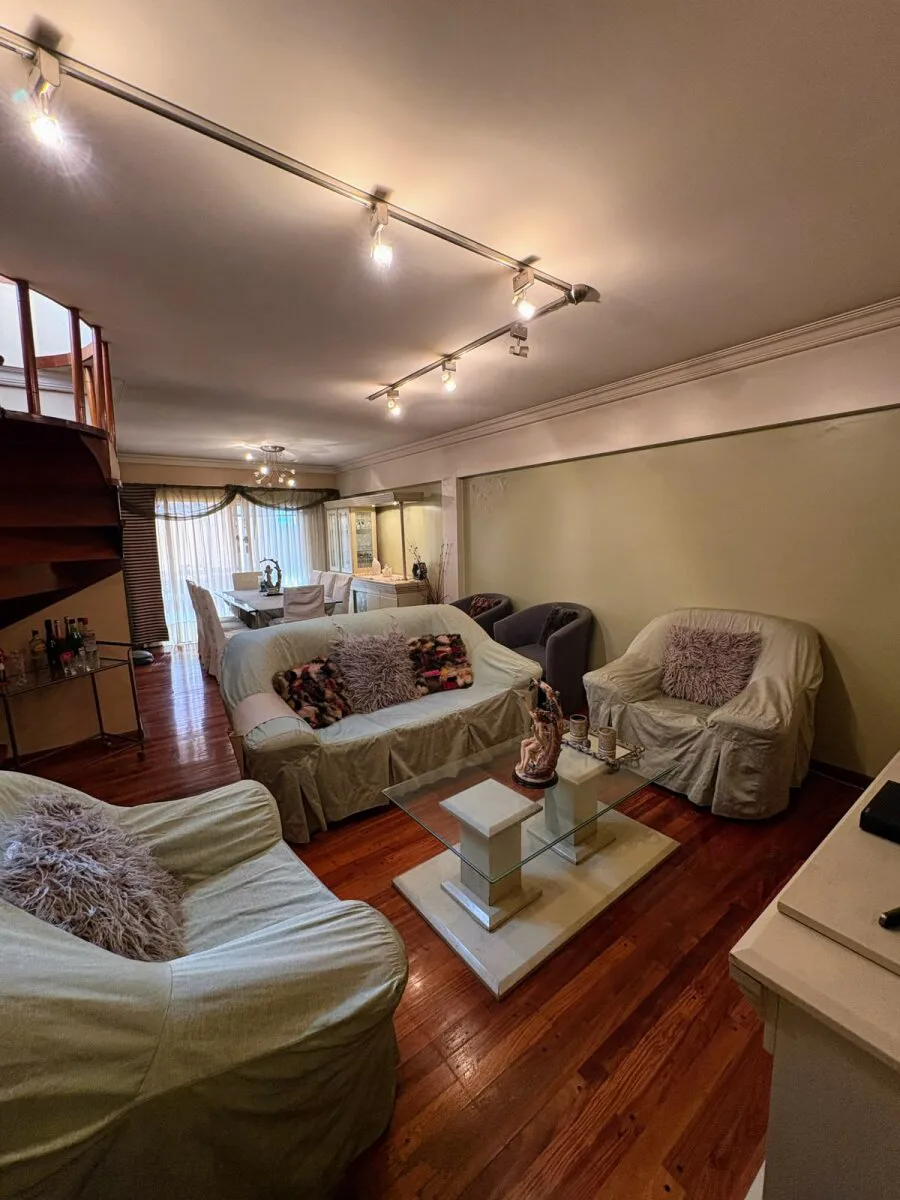 Venta piso de 4 ambientes con terraza propia y cochera, ubicado sobre Avda. Juan B. Alberdi al 200.. foto 4