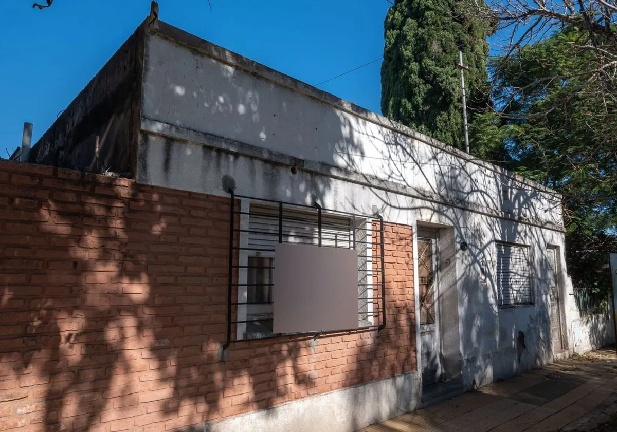 VENTA CASA A REFACCIONAR y/o demoler.  BARRIO SUR foto 2