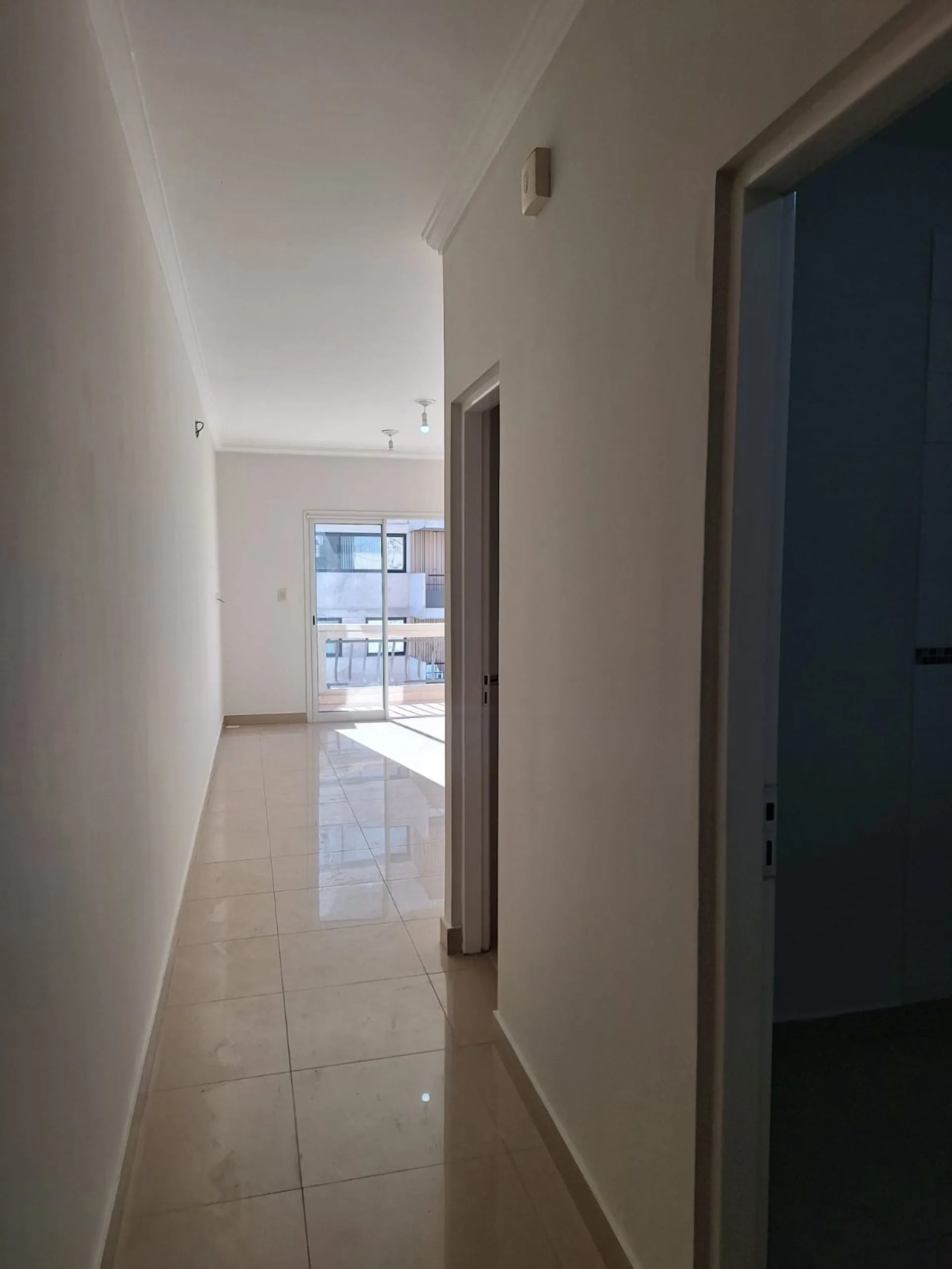 Venta depto. 2 dorm. con cochera Av. Roca y Mitre foto 4