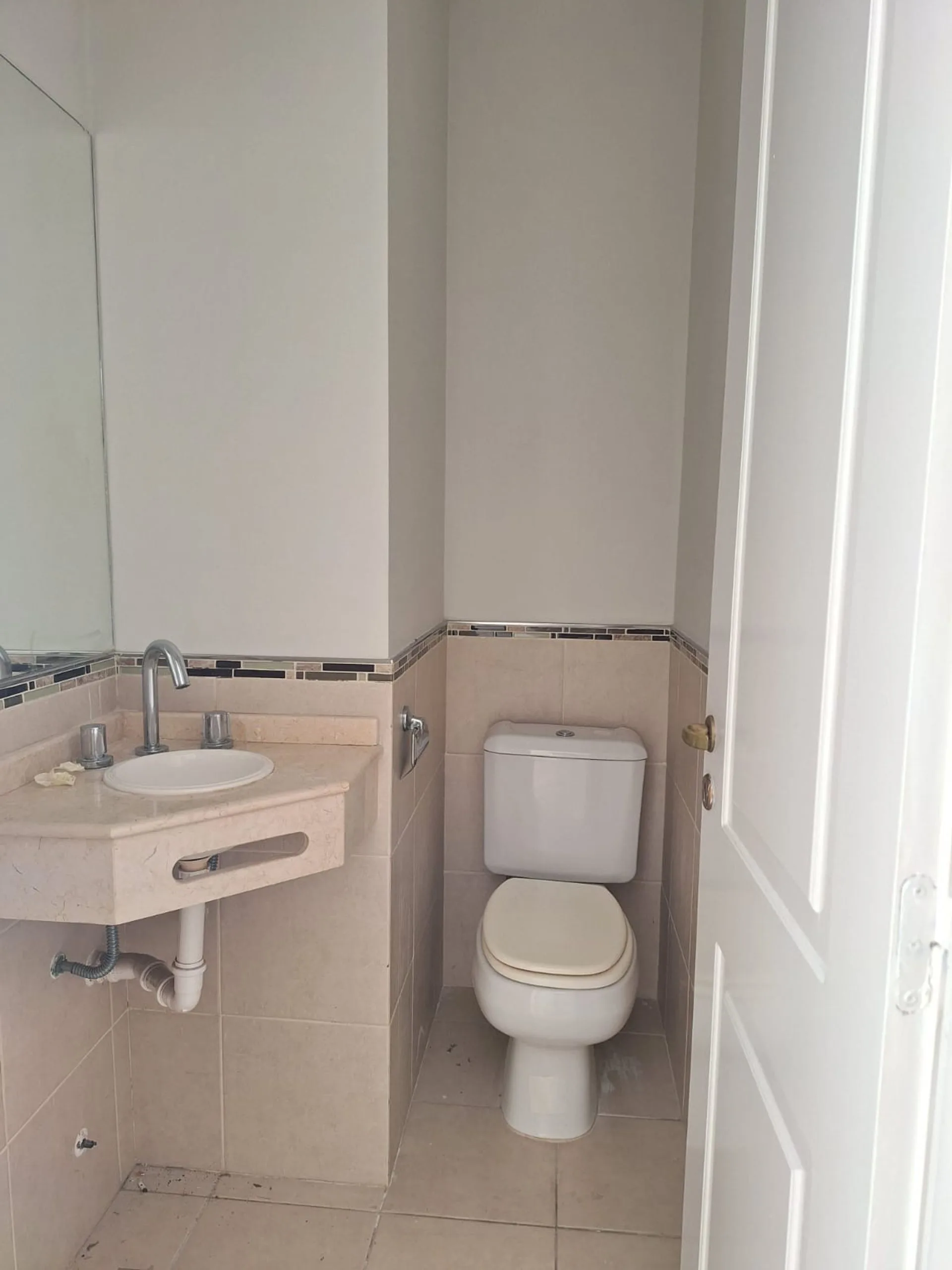 Venta depto. 2 dorm. con cochera Av. Roca y Mitre foto 5