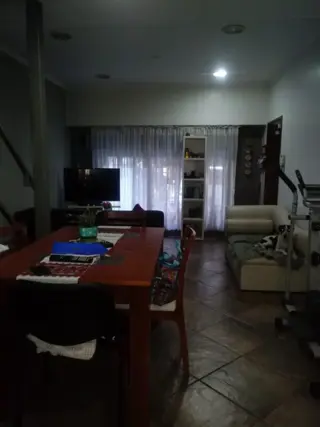 CASA EN VENTA 5 AMBIENTES foto 3