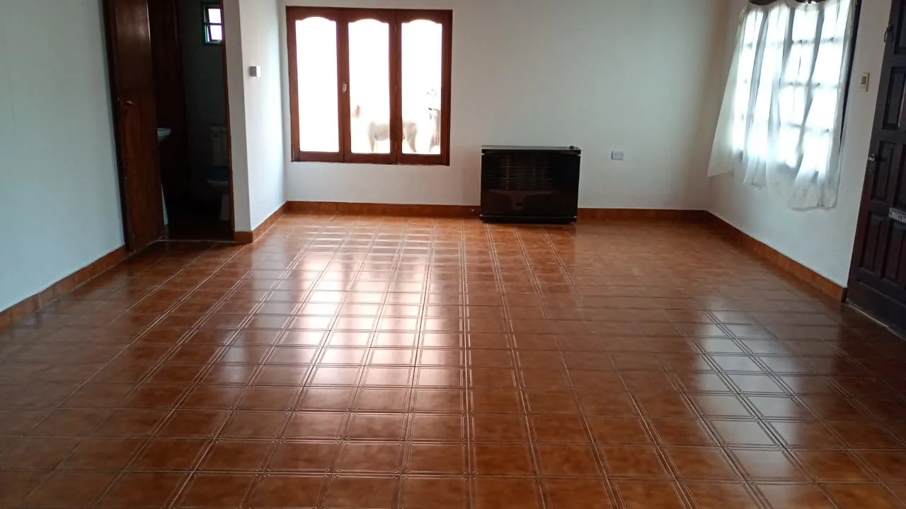 VENTA – CASA + DEPTO + LOCAL – CENTRO foto 4