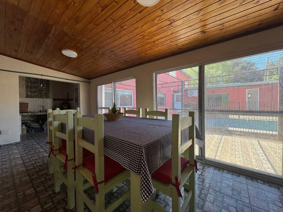 CASA 4 DORMITORIOS EN VENTA CITY BELL CON PILETA foto 4